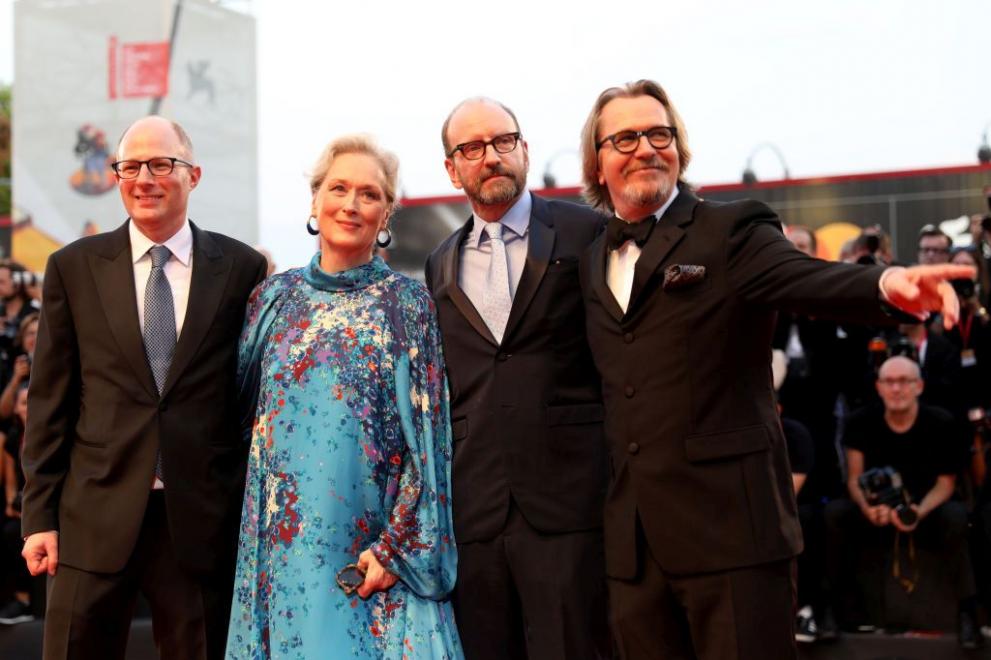  Представиха кино лентата Пералнята с Мерил Стрийп и Гари Олдман 