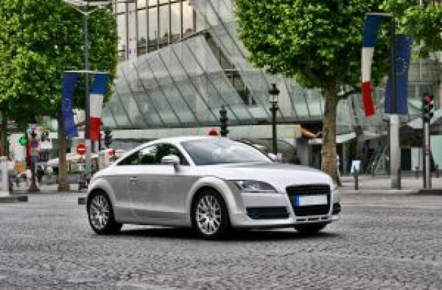 Сривът на автомобилния пазар продължава