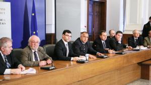 Правителството реши да бори кризата без да прави реформи