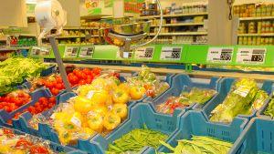 Наемите на квартални магазини активни напук на моловете