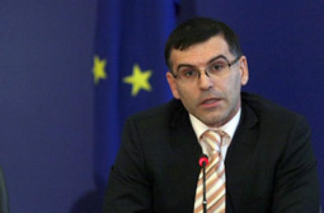 Дянков: Наблюдава се спад на безработицата и в Естония, и в България