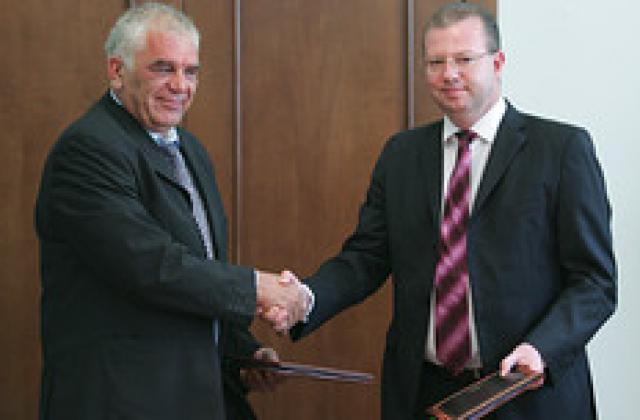 Митниците и НАП се отчитат