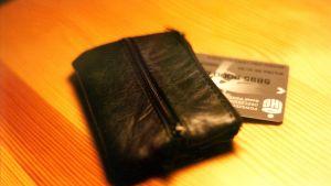 Използваме повече дебитните карти за покупка на храна