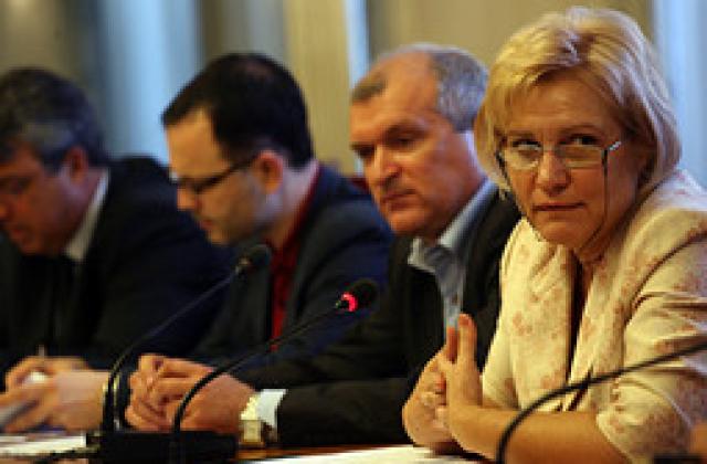 М.Стоянова: Сигурна съм, че данъците няма да се вдигат