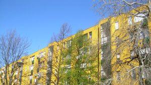 Близо 100 000 жилища в София чакат купувач