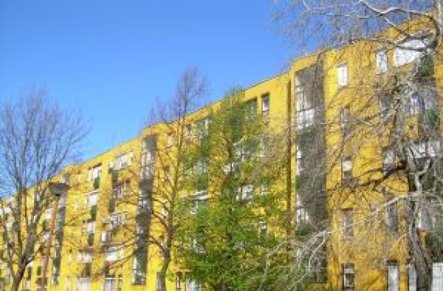 Близо 100 000 жилища в София чакат купувач