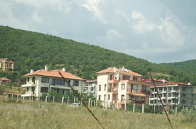 Луксозни имоти по морето се дават на търг