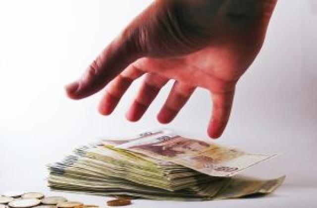 Банките отписват по 100 млн. лв. на месец заради лоши кредити