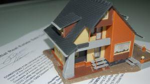 Плащаме през банка за имот над 10 000 лв