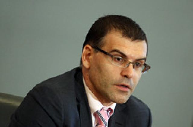 Дянков: Не се вдигат данъци и се запазват равнищата на пенсии и заплати в Бюджет 2011