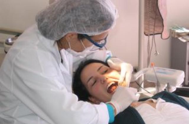 НАП-Бургас проверява доходите на зъболекари и лекари