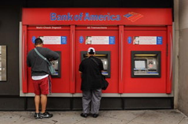 Двама българи обвинени за кражба на пари от банкомати в САЩ