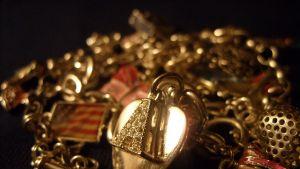 НАП продава 188 килограма злато