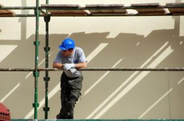 Годишен спад в строителството с близо 11%