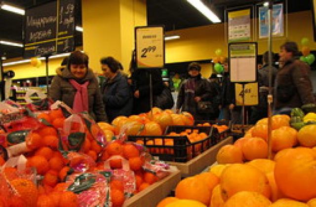 Всеки трети българин пести от храна заради безпаричие