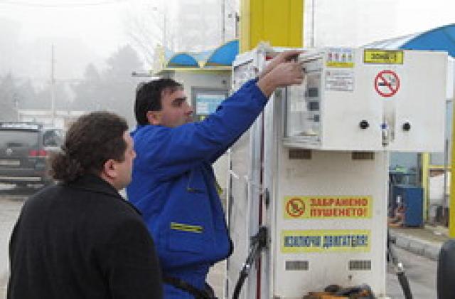 269 бензиностанции не работят - нямат връзка с НАП