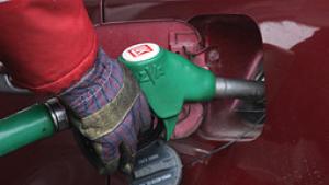 Цените на горивата найпосле тръгнаха надолу