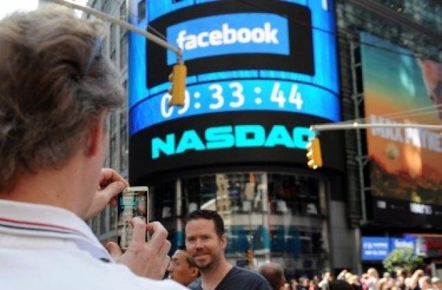 Започва търговията с акции на Фейсбук