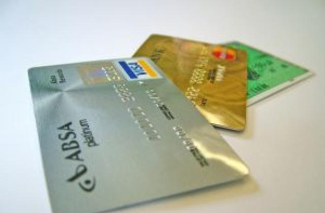 Задълженията по кредитни карти се събират трудно