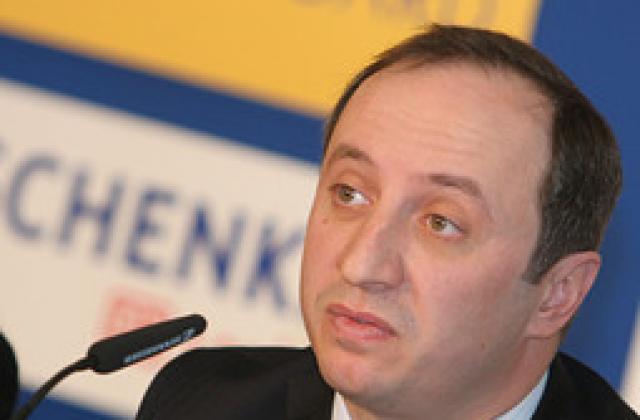 Трезорите започват да отписват лоши кредити