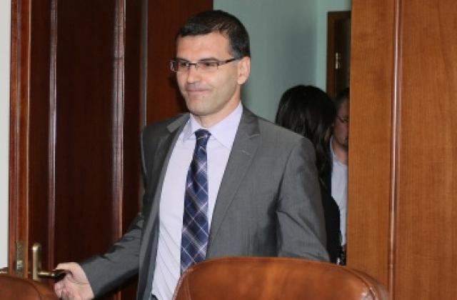 Дянков дава бонуси на авторите на бюджета