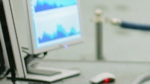 10 повече безработни за година
