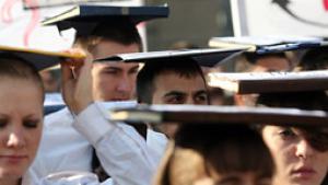 Вузовете раздвоени в исканията си за вдигане на таксите