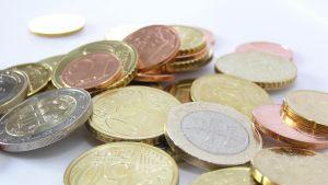 Дарения ни спестяват до 65 от данъците