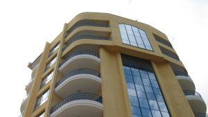 Куп хотели в София търсят купувач