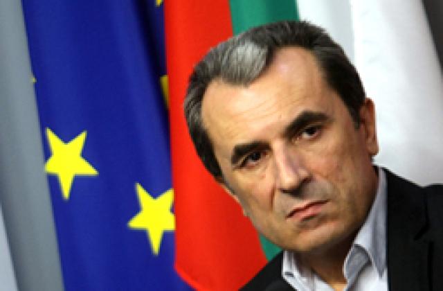 Данък лихва остава