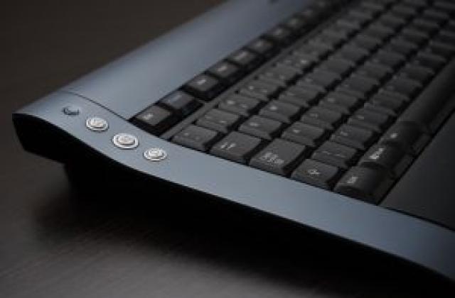 НАП прати 272 000 имейла на клиенти