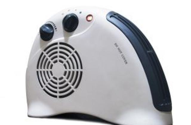 Половината българи на студено