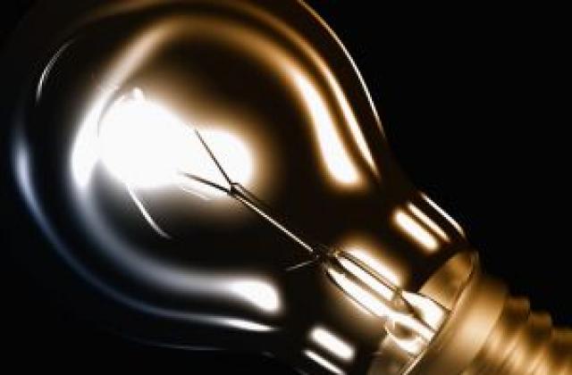 Цената на тока с 0,66% надолу от юли