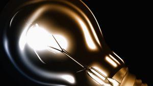 Ток и парно поскъпват от днес