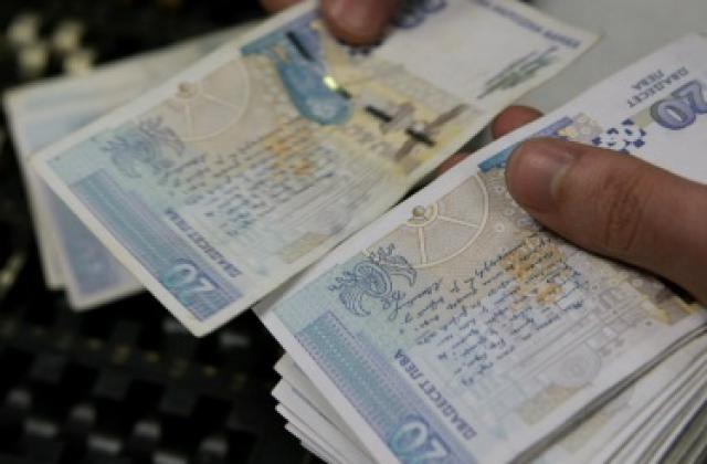 Банките преливат от пари, но кредити не се търсят