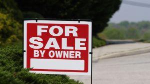 Продажба на идеална част от двор