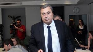 Младите българи искат да са чиновници вместо да работят