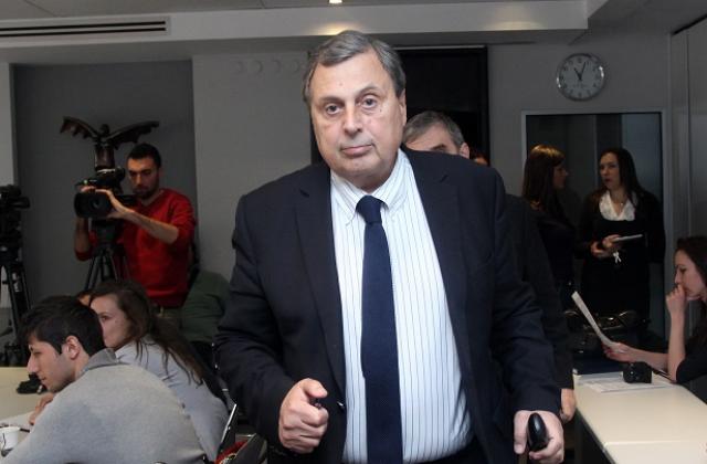 Младите българи искат да са чиновници вместо да работят