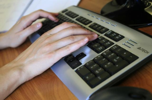Броят по 8 лв. на безработни, докато ги учат да пишат CV