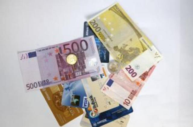 В Европа борсите затварят със спад. Златото на цена под 800 долара
