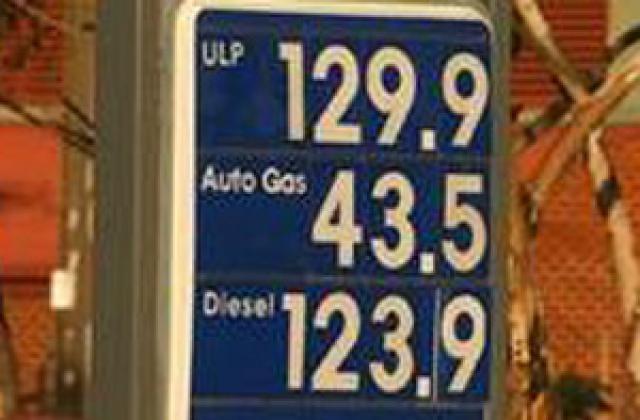 ОПЕК повиши с над долар и половина цената на петрола