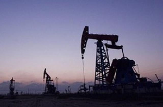 Цената на петрола скочи почти до $ 123 за барел, после се понижи