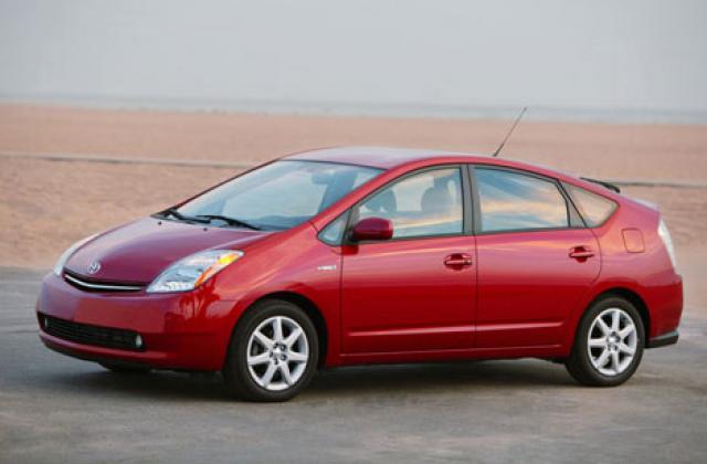 Тойота обещава автомобилен хибрид с по-добри батерии