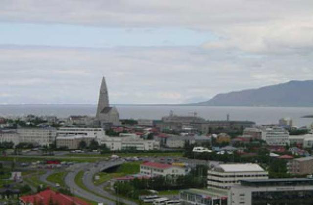 Жени се захващат с кризата в Исландия