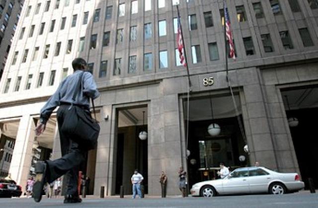 Goldman Sachs обмисля продажбата на акции, за да връща правителствените пари