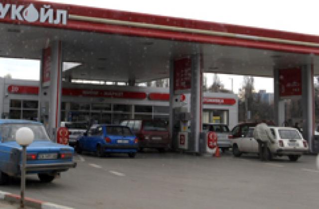 Лукойл вдигна цената на евродизела и на бензините