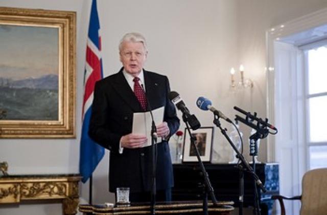 Президентът на Исландия отхвърли Icesave компенсациите, иска референдум