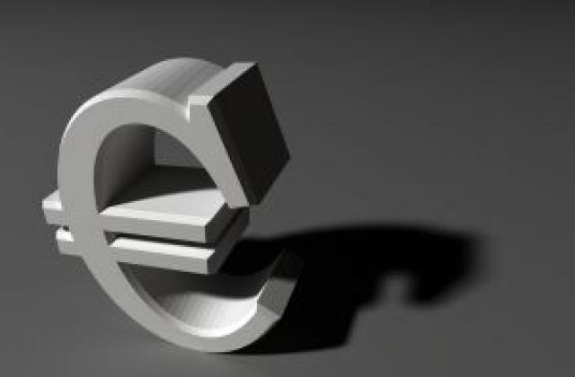 Спекулации огъват еврото на световните форекс пазари