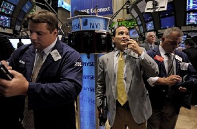 Wall Street тръгна в зелено след подкрепа от ръста на доходите и потреблението