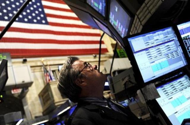 Колебливо начало на търговията на Wall Street